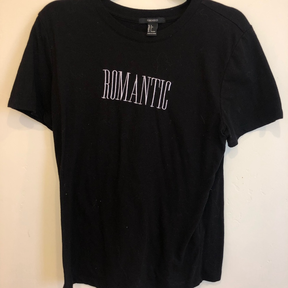 Black romantic tee / forever 21